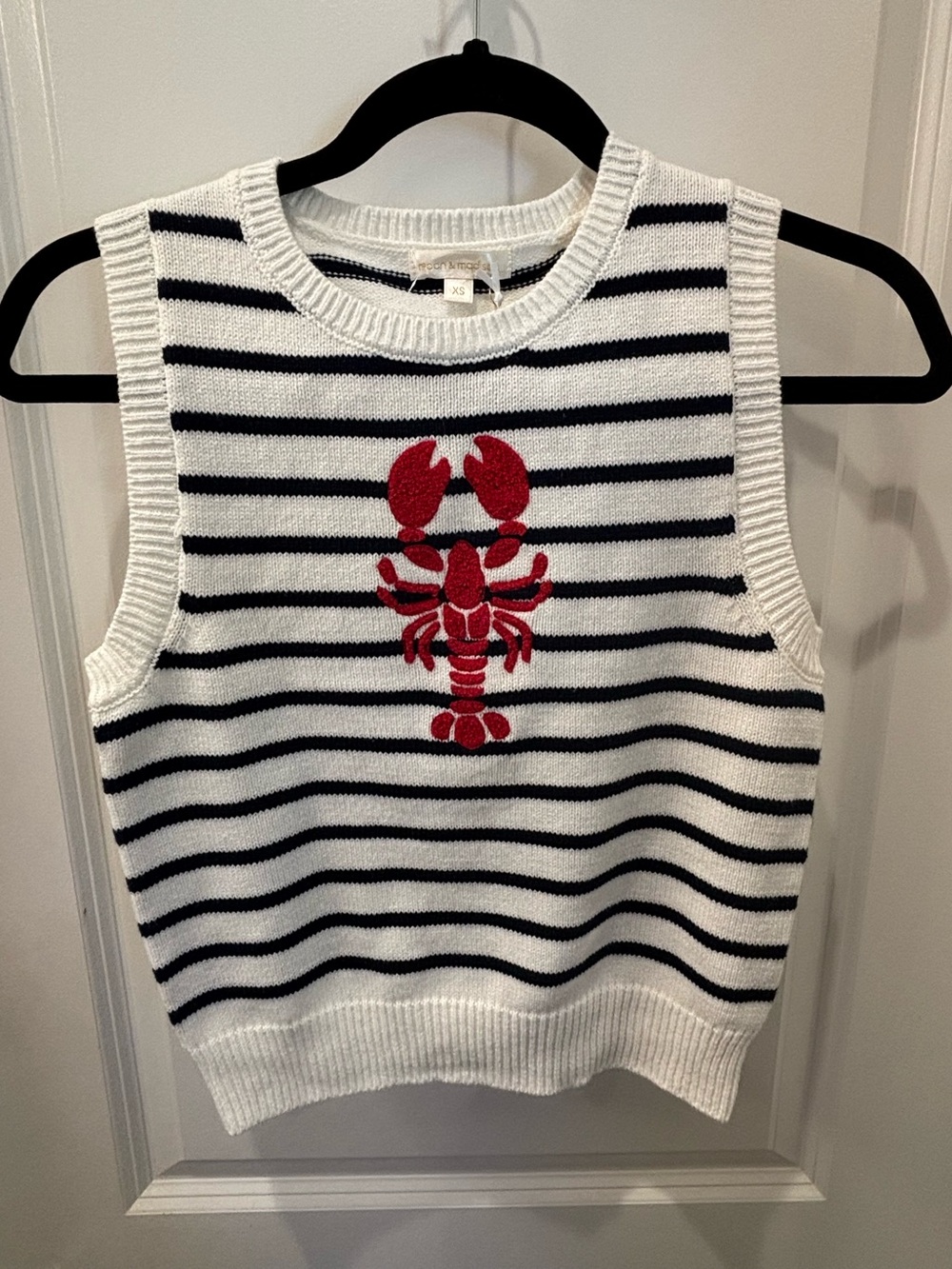 NWT Moon & Madison Striped Knit Red Lobster Motif sweater vest - S